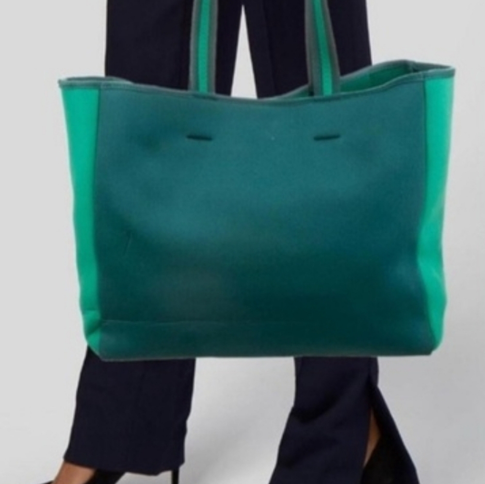 Summersalt bag The Perfect Beach Tote Neoprene Bag green